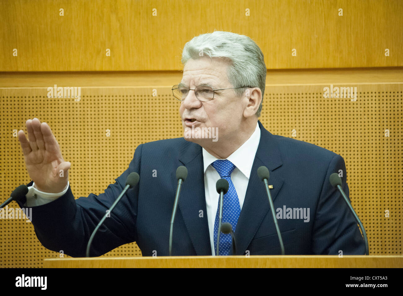 Il Presidente federale Joachim Gauck rivolgendosi ai deputati del Landtag, membro del Parlamento europeo, visita inaugurale del presidente federale Foto Stock