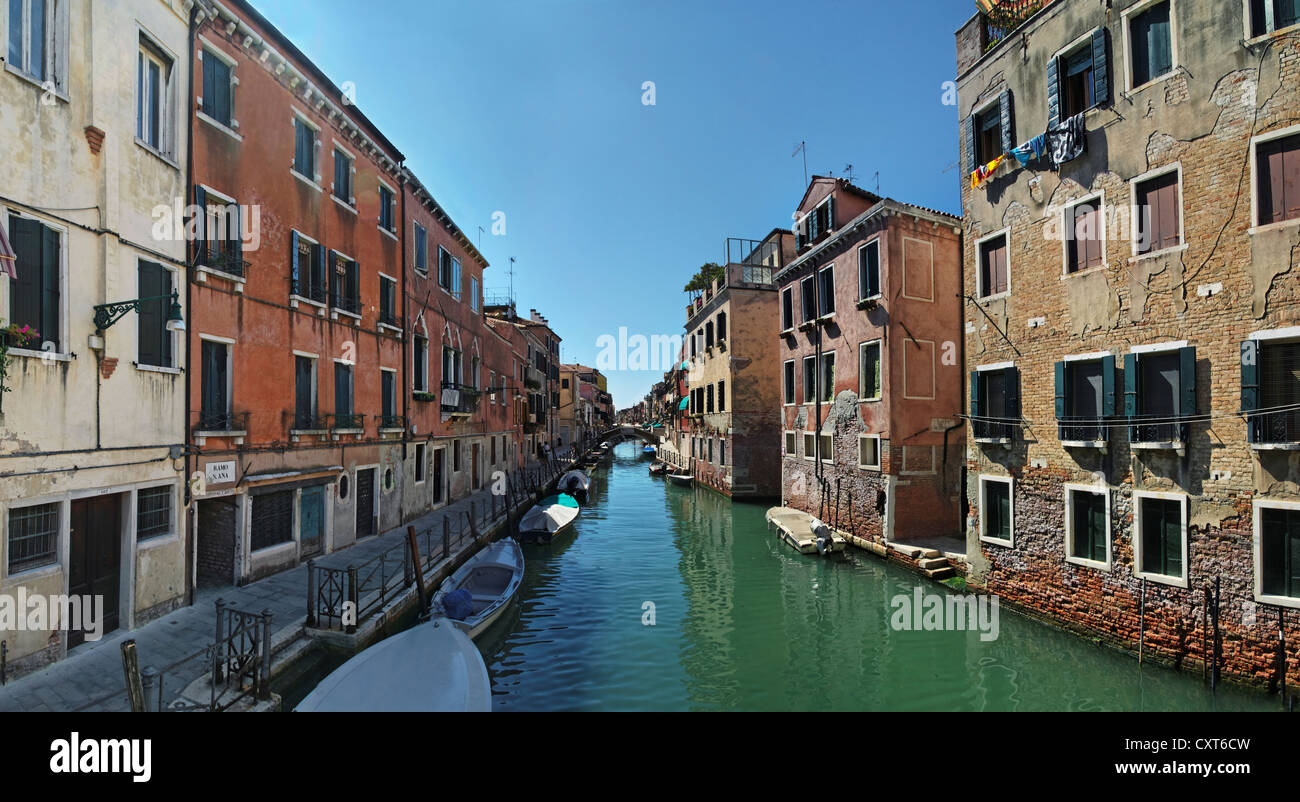 Cityscape, canal nel Sestiere di Castello trimestre, Venezia, Veneto, Italia, Europa Foto Stock