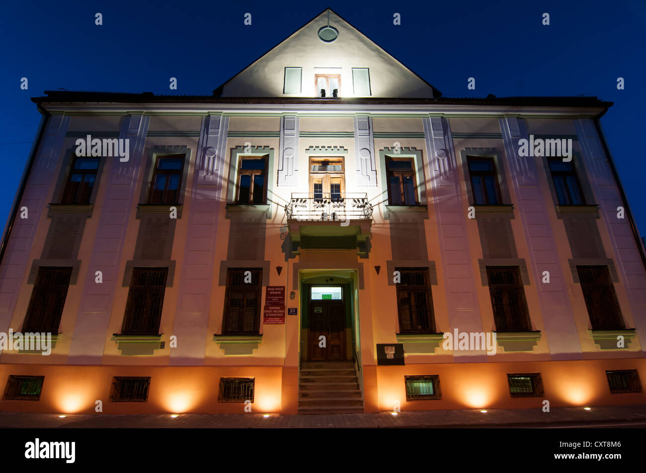 Palazzo del consiglio comunale di notte, Auschwitz, O&#347;wi&#281;CIM, Piccola Polonia, Polonia, Europa Foto Stock