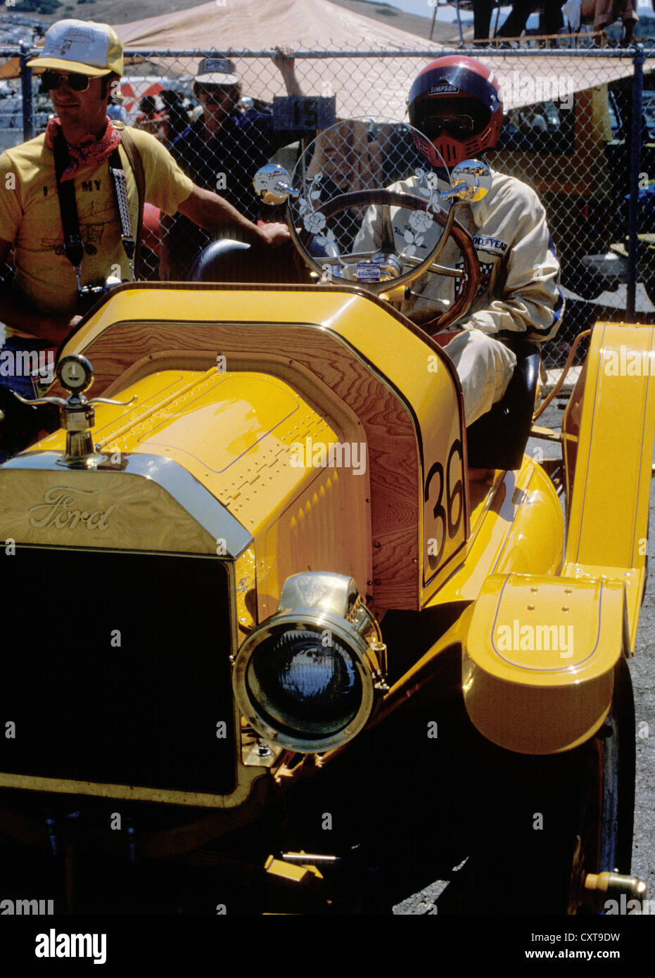 Vintage Ford race car al Monterey Historic Car Gare Foto Stock