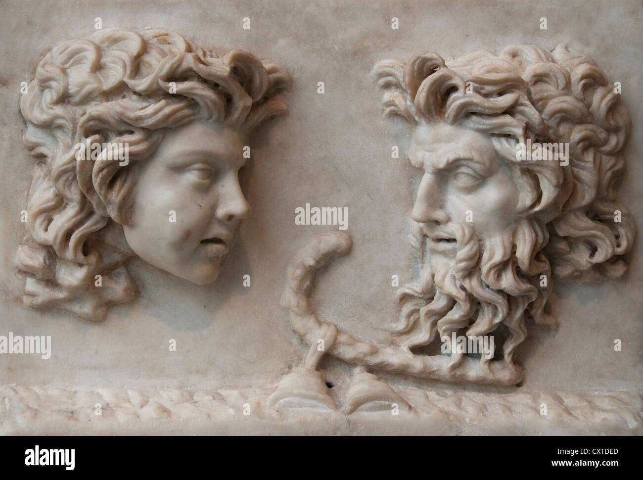 Il marmo a due facciate romane in rilievo i secolo D.C. Il peristilio giardino Roma Foto Stock