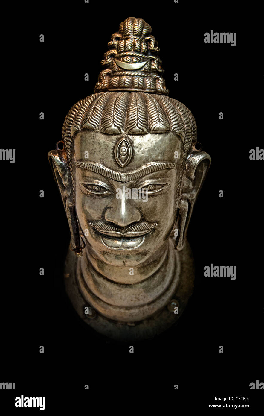 Testa di Shiva lingakosha 9th-X secolo Vietnam Champa Quang Nam Provincia oro e argento repoussé 17 cm il vietnamita Foto Stock