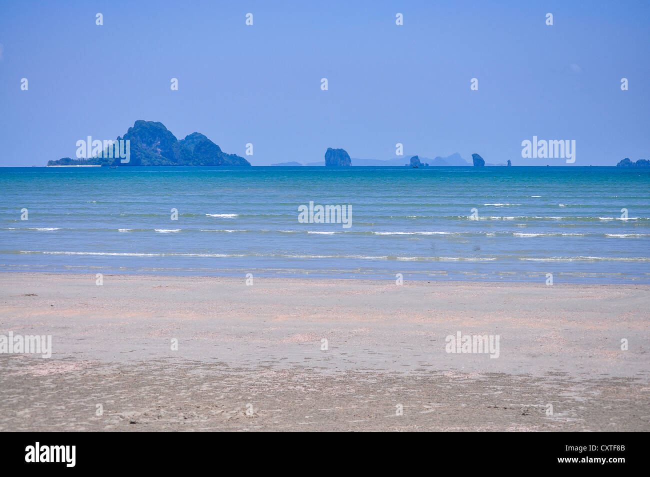 Il bellissimo mare della provincia di Krabi, nel sud della Thailandia. Foto Stock