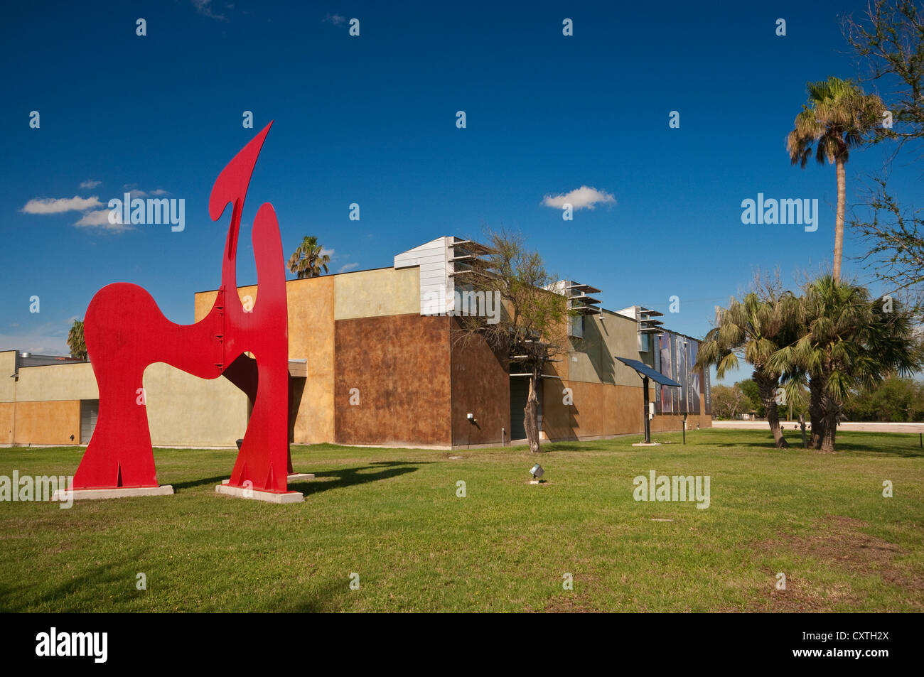 Dactyl scultura di metallo, da Stuart Kraft, Museo Internazionale di Arte e Scienza, McAllen, Rio Grande Valley, Texas, Stati Uniti d'America Foto Stock