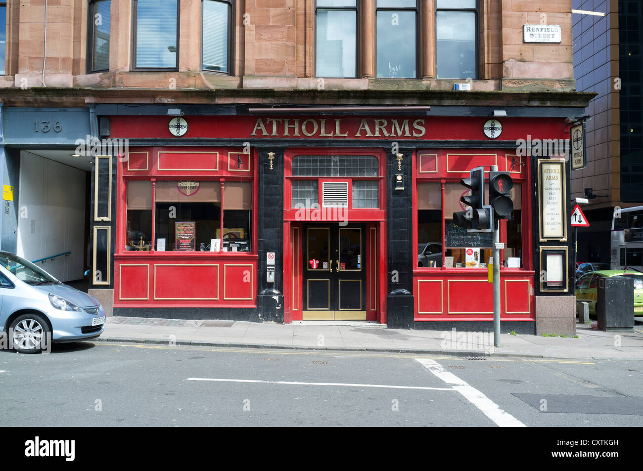 dh RENFIELD STREET GLASGOW Traditional Glasgow City public house pub scozia pub esterni uk Foto Stock