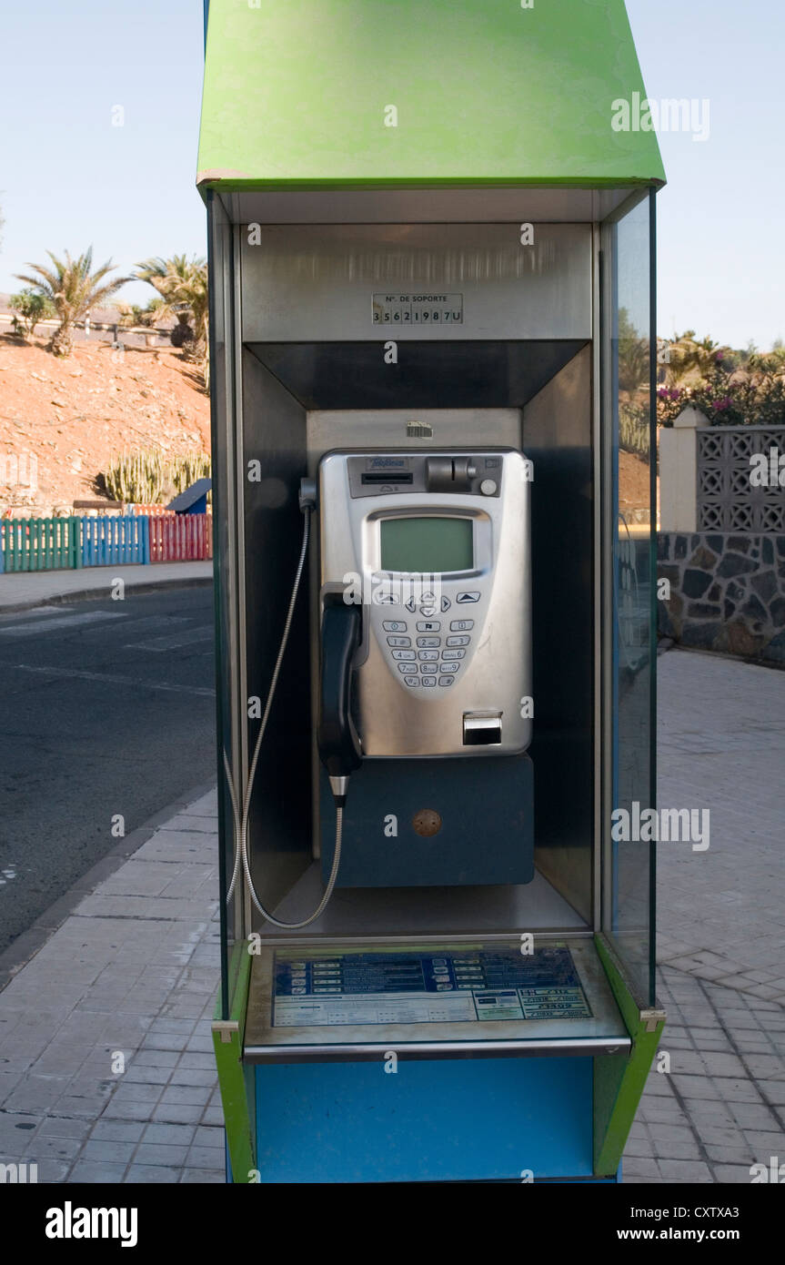 Telefono a pagamento telefoni di rete fissa nella casella chiamata scatole callbox callboxes phonebox phoneboxes telefoni publifon publifon a gettone street Foto Stock