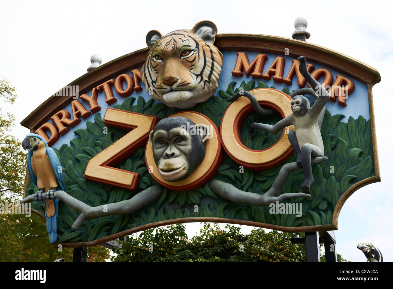 Segno sopra l'ingresso Drayton Manor Zoo parco a tema Tamworth Staffordshire REGNO UNITO Foto Stock