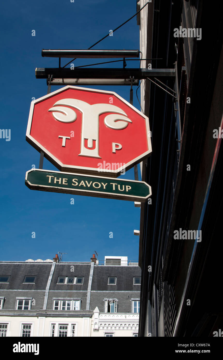 Il Savoy Tup pub, Savoy Street, Londra, Regno Unito Foto Stock