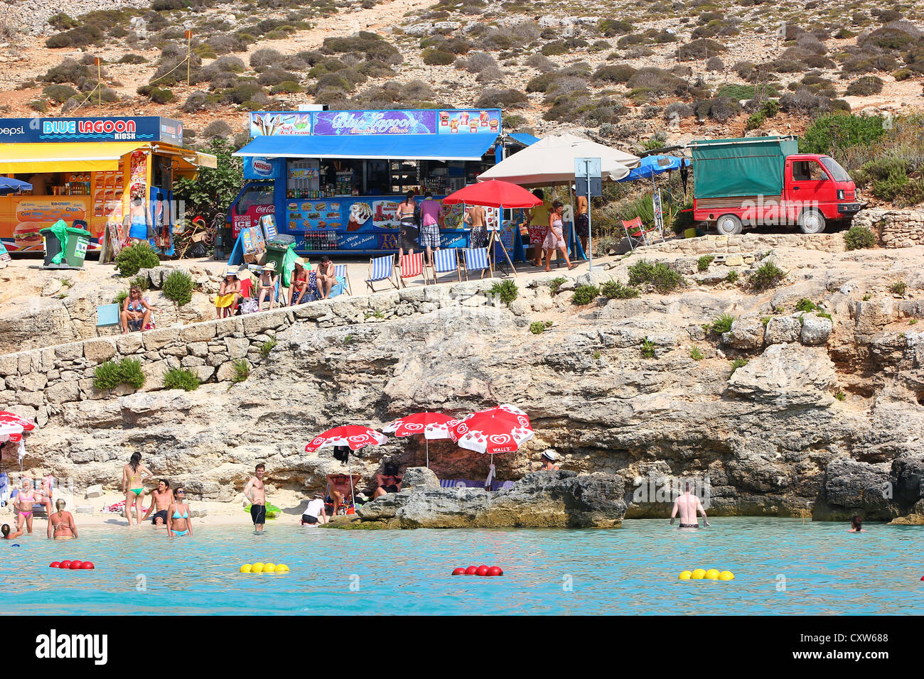 Malta, una foto della splendida laguna blu, blu acqua, rocce, viaggi, turisti, mare photoarkive Foto Stock