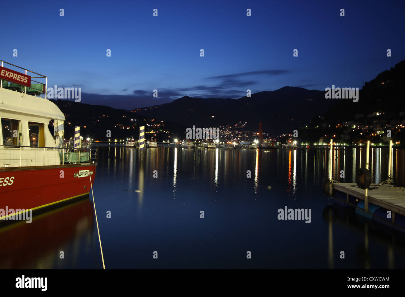 Una bella immagine del lago di notte il lago di Como, Italia, paesaggio, viaggi photoarkive Foto Stock