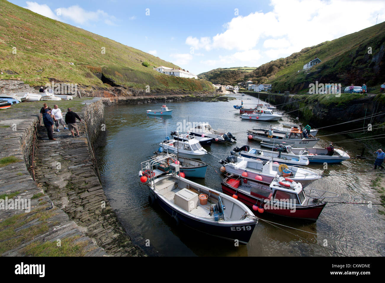 Boscastle, un villaggio di pescatori sulla costa settentrionale della Cornovaglia, Inghilterra, Regno Unito Foto Stock