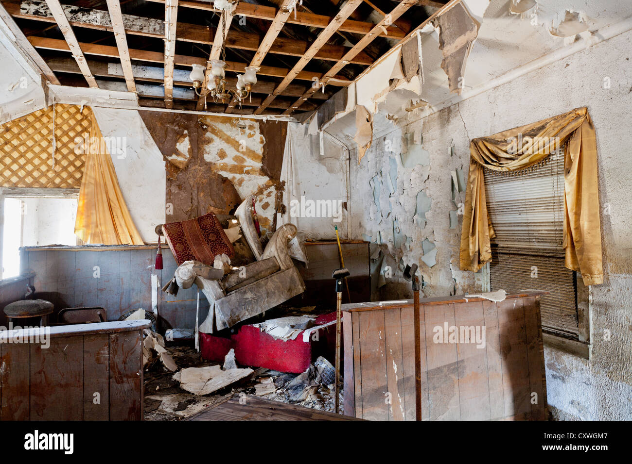 Interno della piccola cappella distrutta dall'uragano Katrina, cinque anni più tardi, abbassare il nono Ward, New Orleans, in Louisiana. Foto Stock