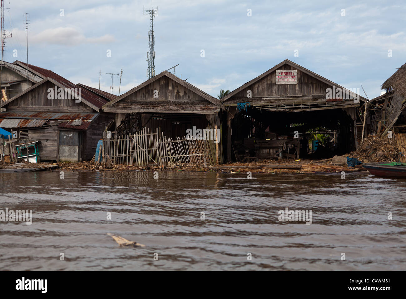 Le rive dei fiumi in Banjarmasin, Indonesia Foto Stock