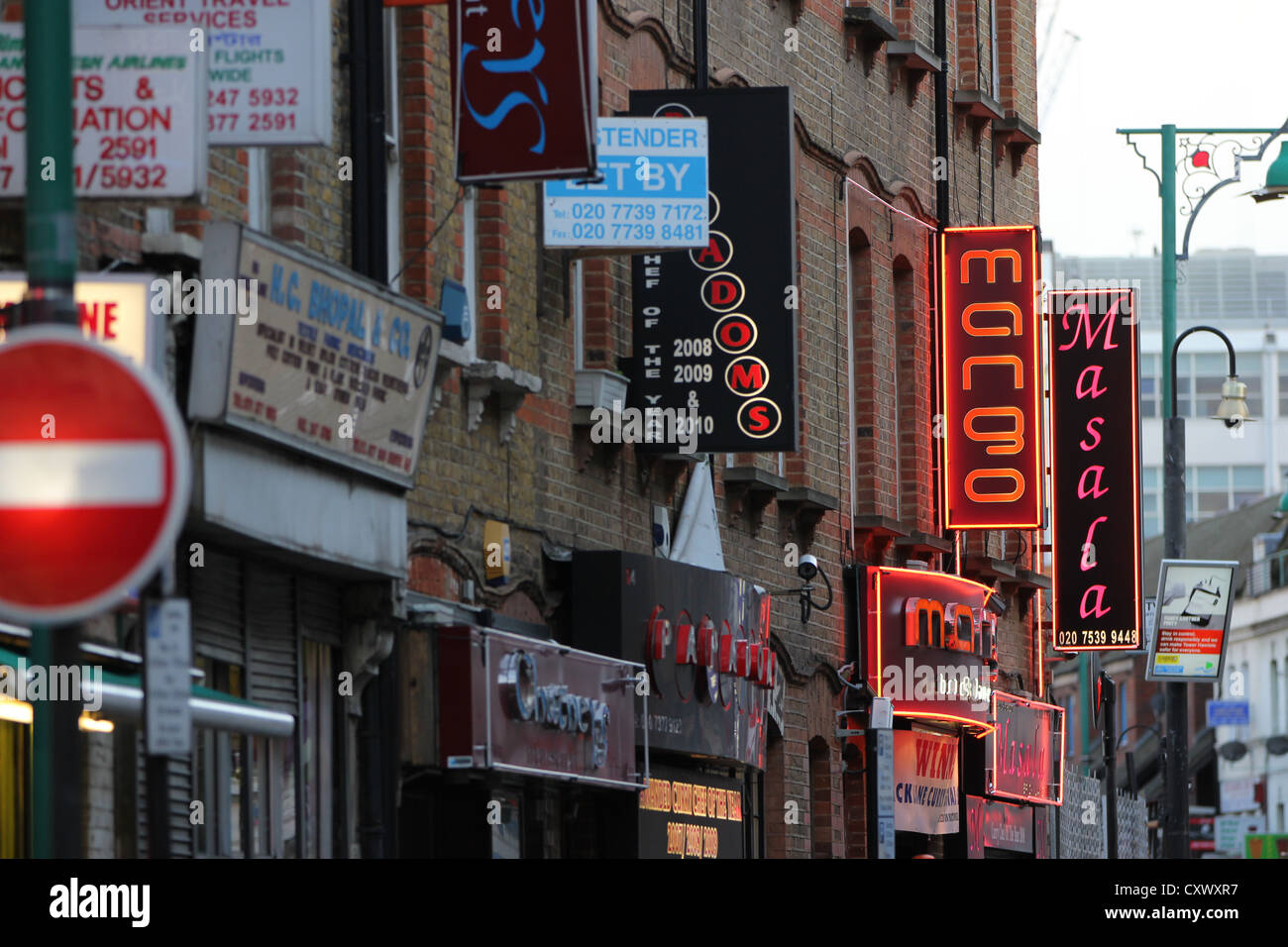 Segni della città, ristoranti ristoranti indiani, Shoreditch, Londra, Regno Unito, Europa Foto Stock