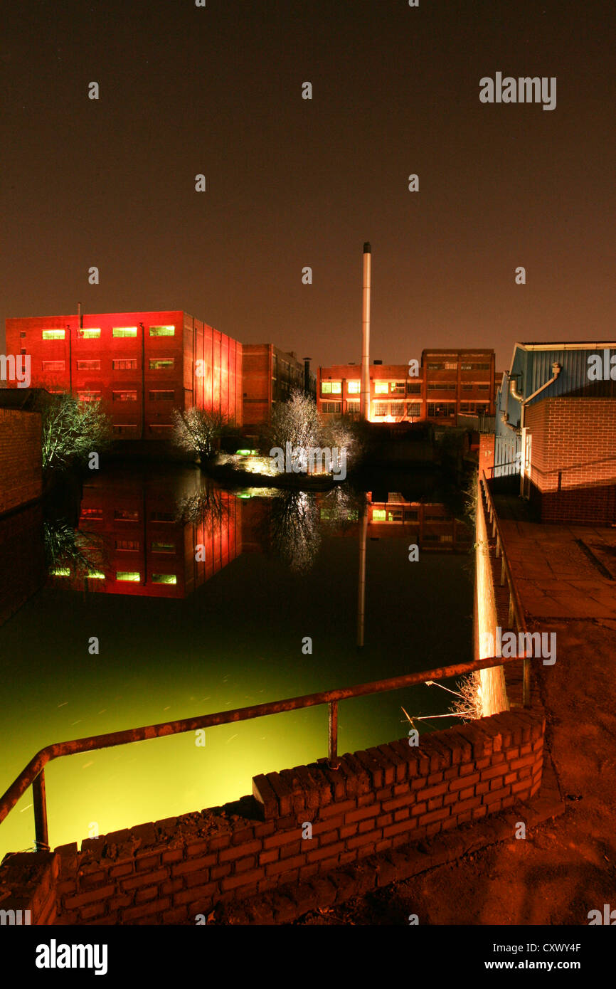 Illuminazione internazionale festival che ha avuto luogo per le strade e gli edifici intorno Digbeth, Birmingham, Inghilterra, Regno Unito Foto Stock