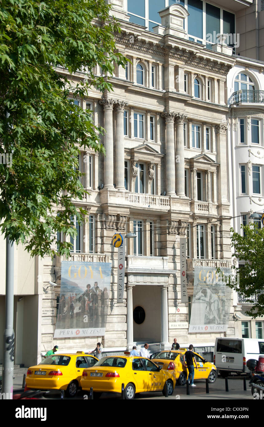 ISTANBUL, Turchia. Il Museo di Pera (formerly The Bristol Hotel) su Mesrutiyet Caddesi nel quartiere di Beyoglu della città. 2012. Foto Stock