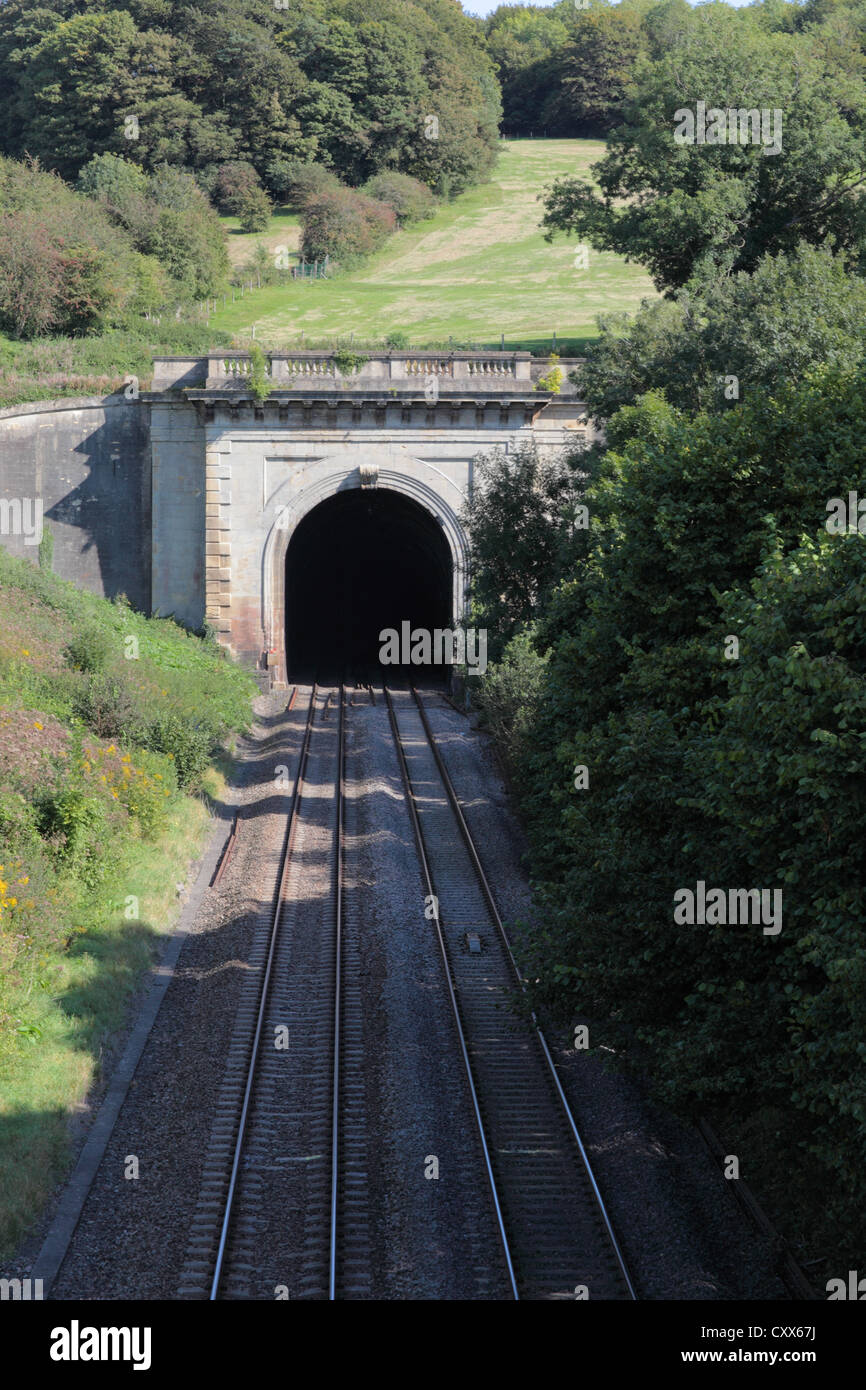 Box Tunnel, uno di Isambard Kingdom Brunels più impressionanti conquiste di ingegneria su GWR con la sua drammatica portale ovest Foto Stock