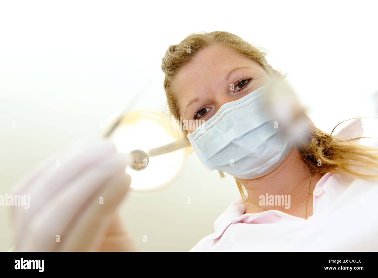Dentista, igiene dentale, cure odontoiatriche, trattamento dentale, visita dentistica Foto Stock