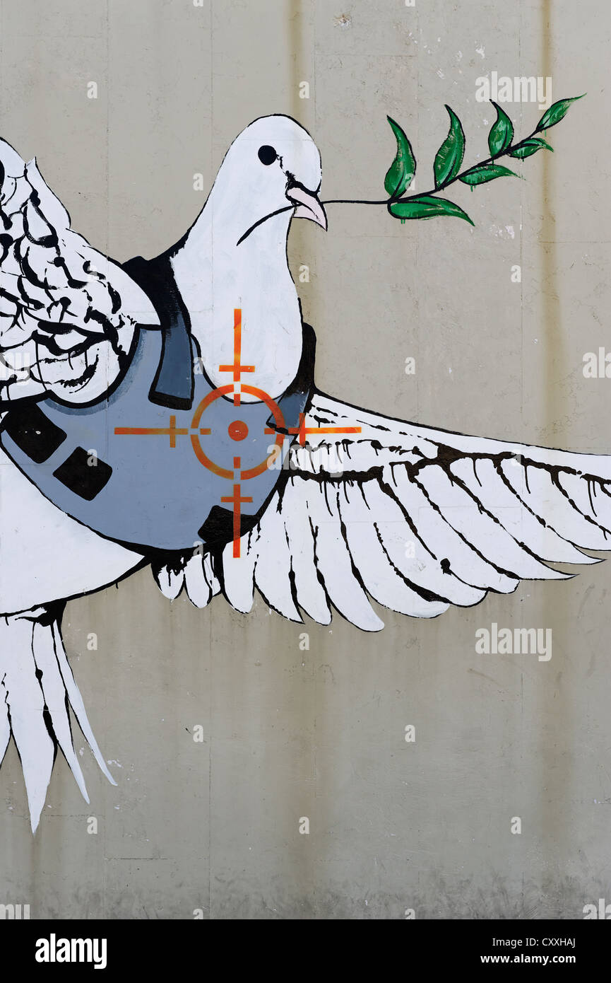 Graffiti su un muro difensivo, muro di cemento, Israeliano barriera di separazione, di confine a Betlemme, Israele, Medio Oriente Foto Stock