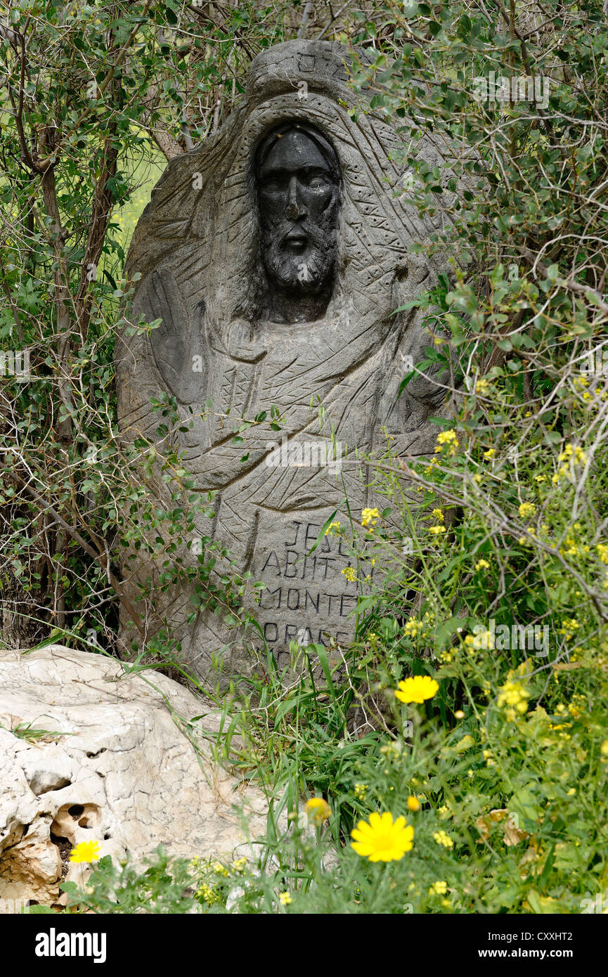 Preghiera di pietra, memorial sul percorso del pellegrinaggio, Gesù Trail, sul Monte delle Beatitudini, percorso a Cafarnao a Tabgha Foto Stock