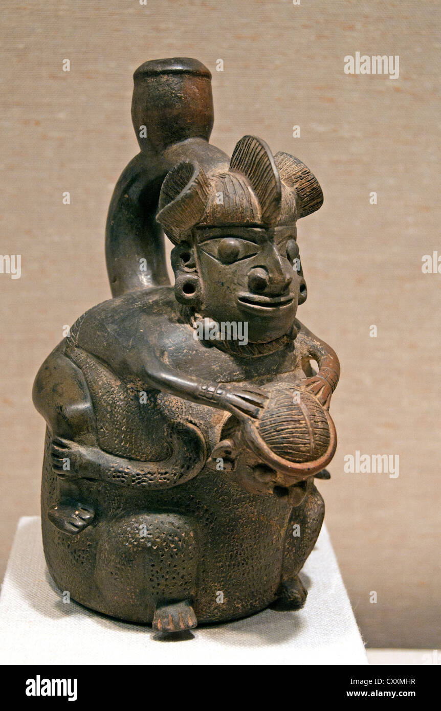Staffa tubo di lancio bottiglia due figure12th-V secolo a.e.v. Perù peruviana ceramica Cupisnique 23 cm Foto Stock