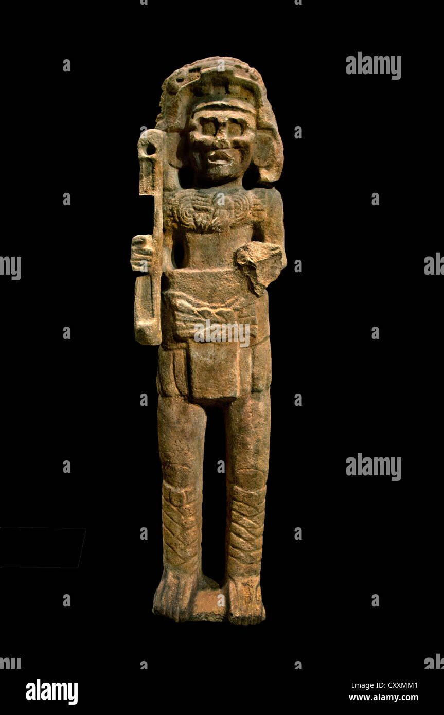 La figura monumentale del IX secolo Mesoamerica Messico Maya calcare 214 cm messicano Foto Stock