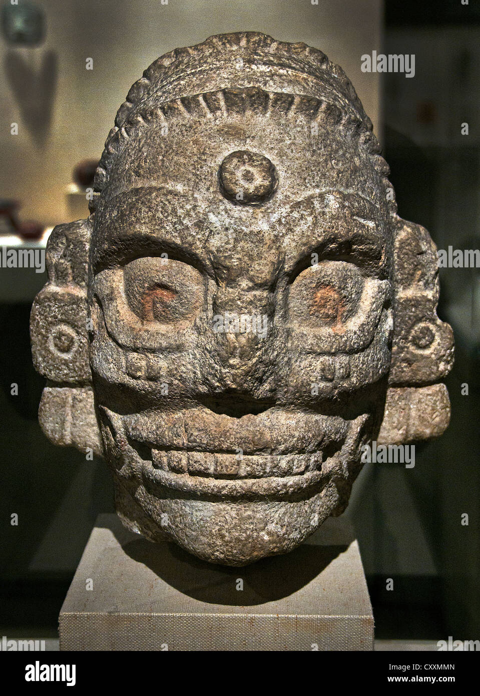 Testa di una pioggia Dio decimo - XI secolo Messico Mesoamerica Maya dello Yucatan Medio: calcare fossiliferi 34,9 cm messicano Foto Stock