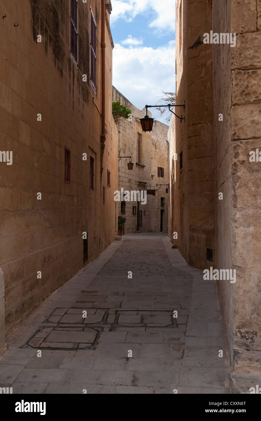 Visualizza in basso Triq è-Salib in invisibile " città di Mdina, Malta Foto Stock