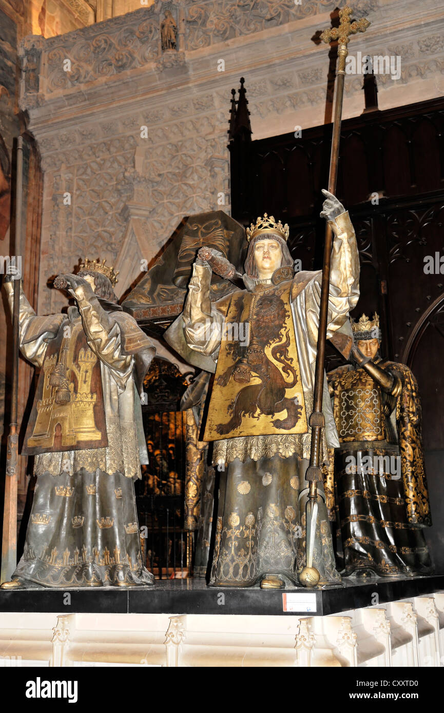 Tomba di Cristoforo Colombo, Cattedrale di Siviglia, Catedral de Santa María de la sede, la Giralda di Siviglia, in Andalusia Foto Stock