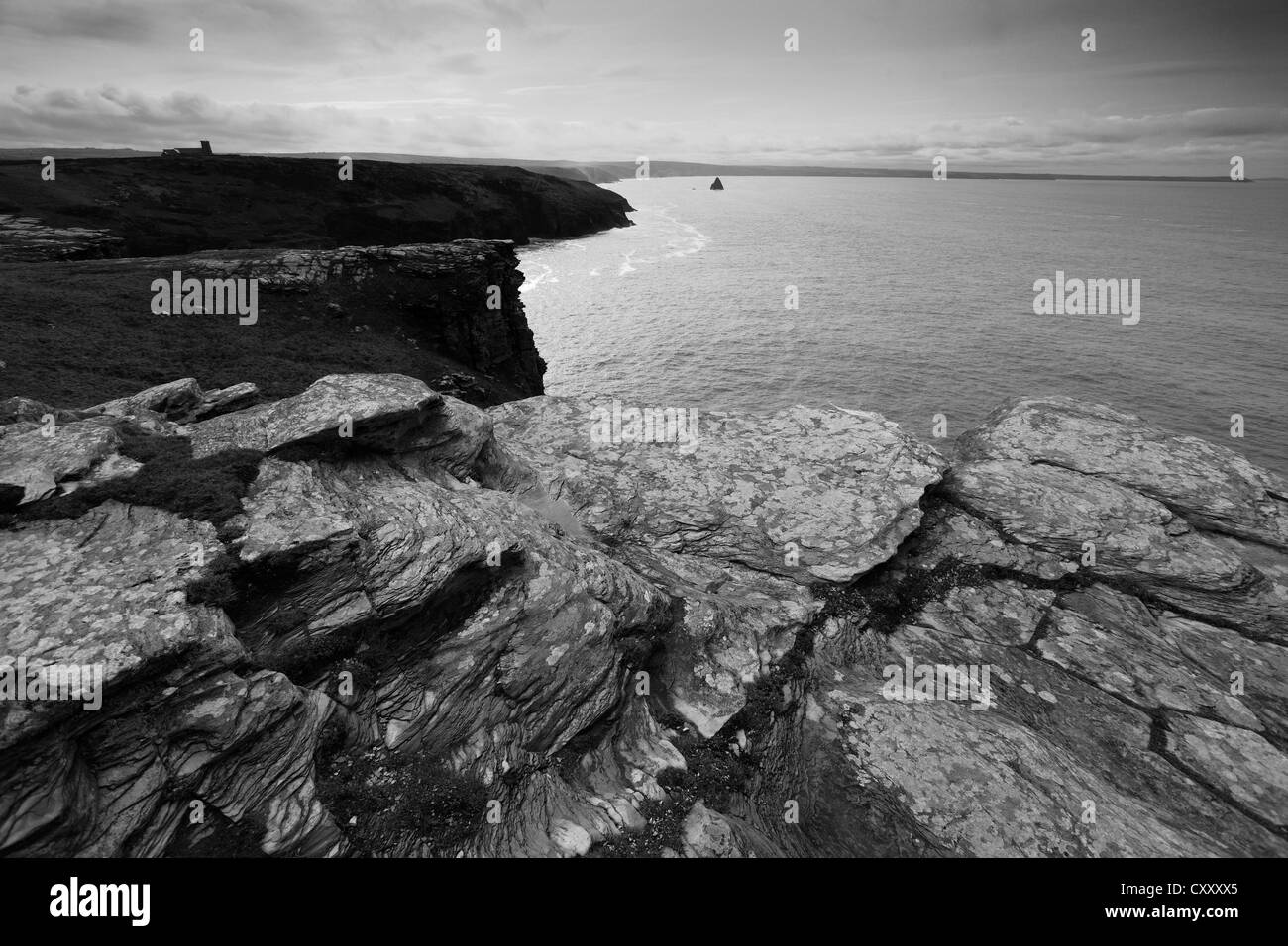 Robusto litorale, Port Isaac Bay nei pressi di Tintagel town, Cornwall County, England, Regno Unito Foto Stock