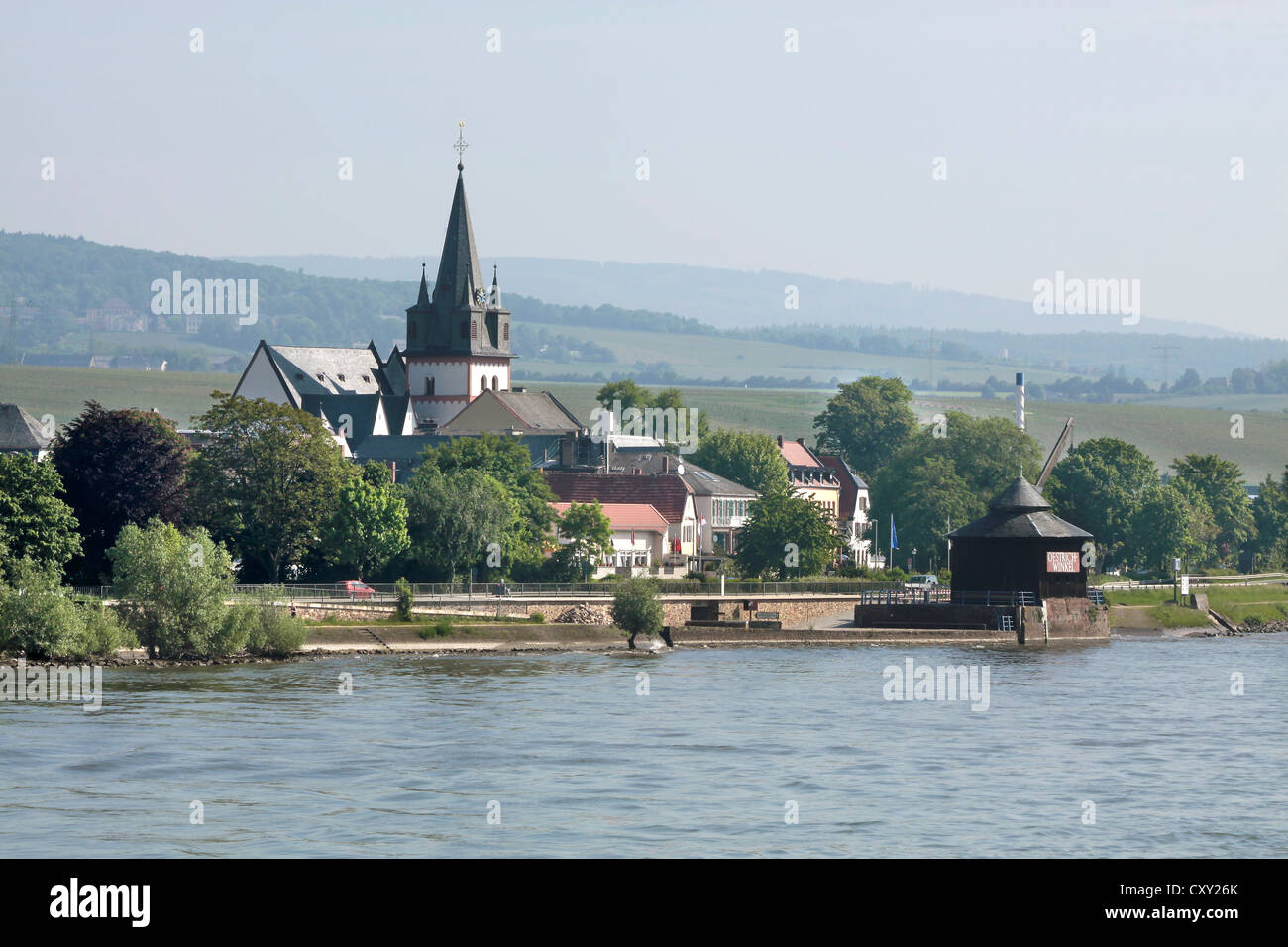 Piccola cittadina di città di Oestrich-Winkel nel Rheingau, Hesse, Germania Foto Stock
