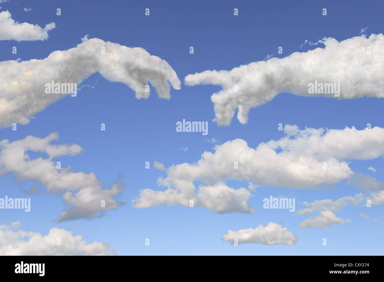 Cielo blu e nuvole conformato toccando le dita, creazione, illustrazione Foto Stock