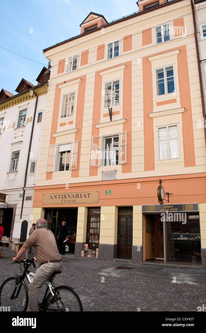 Casa storica di Cirillo e Metodio Square, Ciril Metodov trg, città vecchia, Lubiana, Slovenia Foto Stock