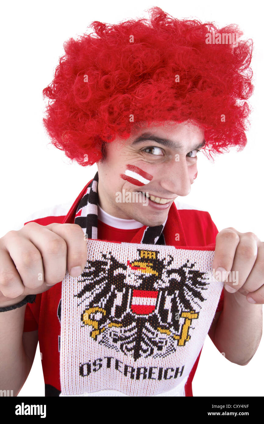 Austrian tifoso indossando una sciarpa calcio Foto Stock