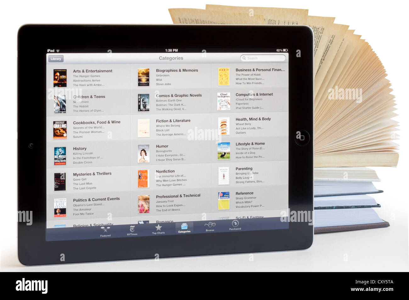 La terza generazione di iPad con libri Foto Stock
