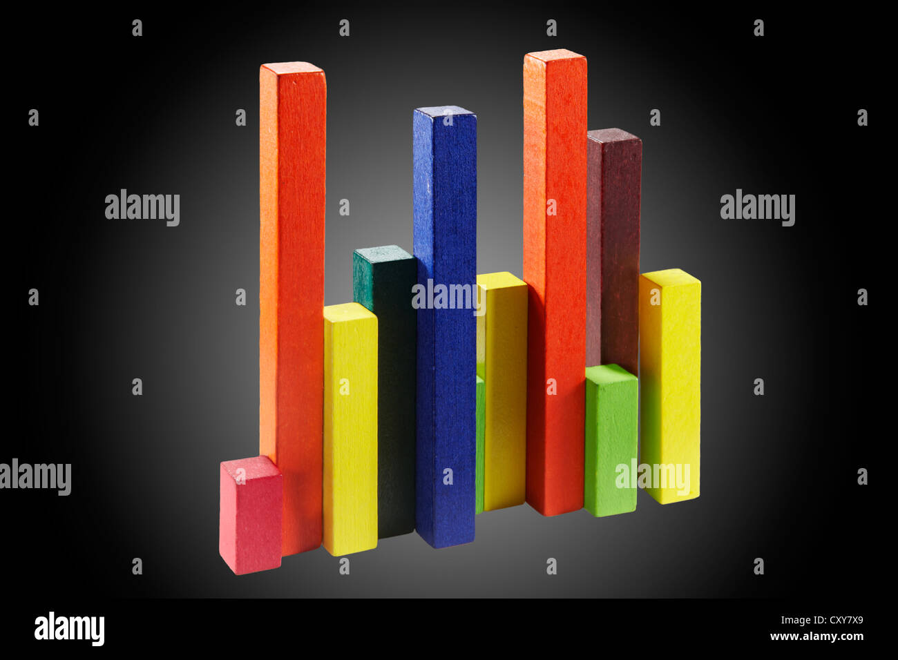 In legno colorato illustrano blocchi di economia Foto Stock
