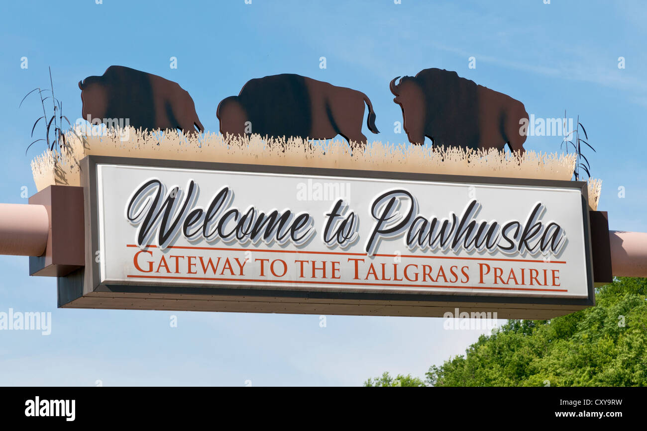 Oklahoma, Pawhuska, capitale della nazione Osage Indian Reservation, segno di benvenuto. Foto Stock