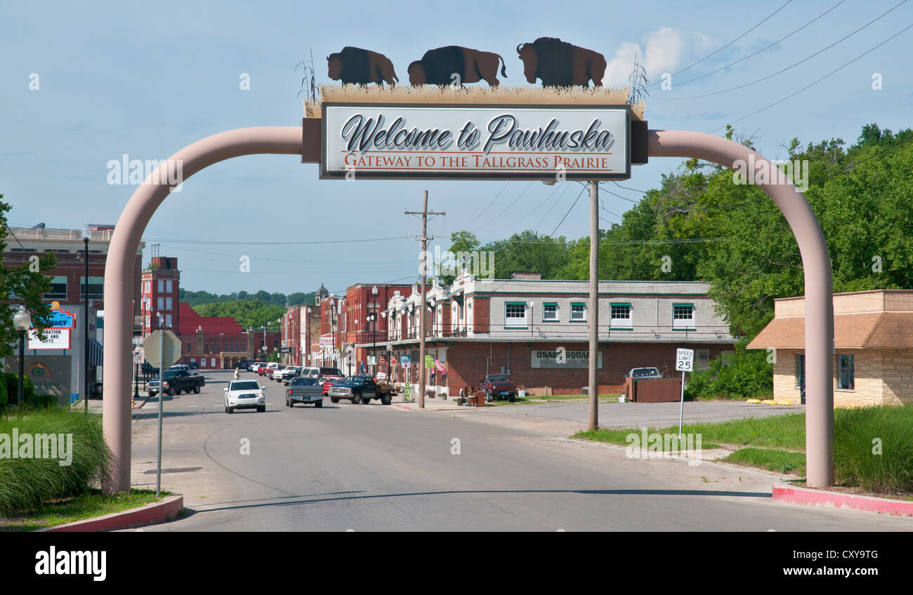 Oklahoma, Pawhuska, capitale della nazione Osage Indian Reservation, segno di benvenuto. Foto Stock