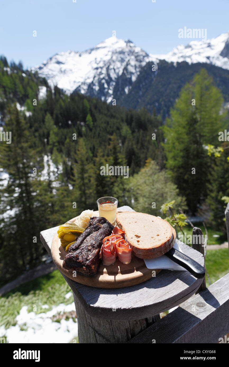 La pancetta spuntino al ristorante Gfoelleralm, Soelktaeler Natura Park, Schladminger Tauern, Stryria superiore, Stiria, Austria Foto Stock