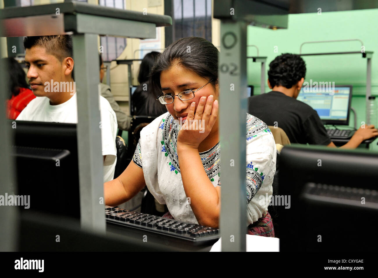 Computer Science classe nel Parque Technologico Ceiba scuola professionale, Zona 1, Città del Guatemala, Guatemala, America Centrale Foto Stock