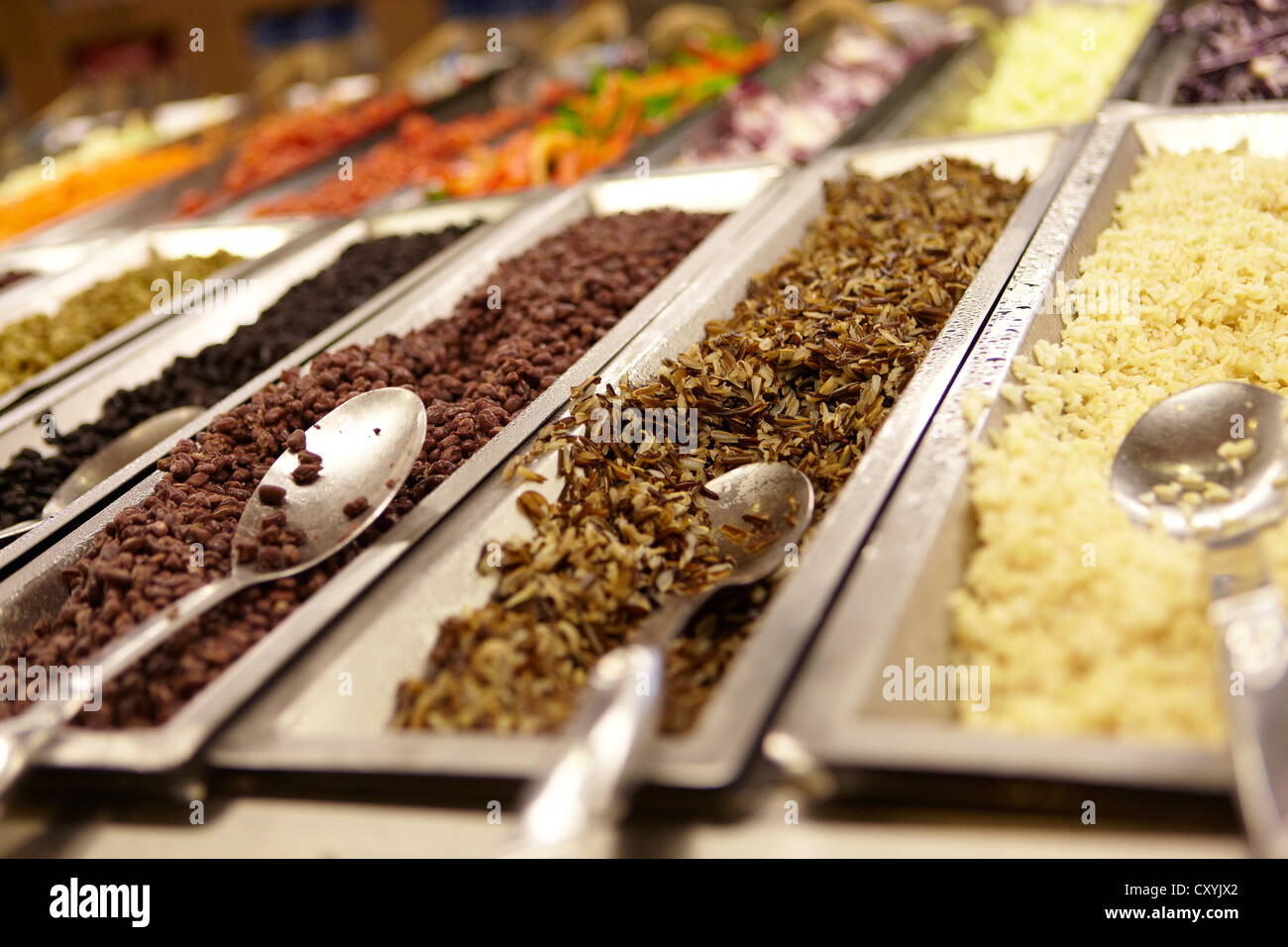 Organici di delicatessen deli contatore alimentare e salad bar Foto Stock