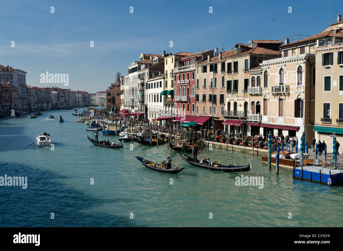 Il Canal Grande visto dal Ponte di Rialto, Venezia, Veneto, Italia, Europa Foto Stock