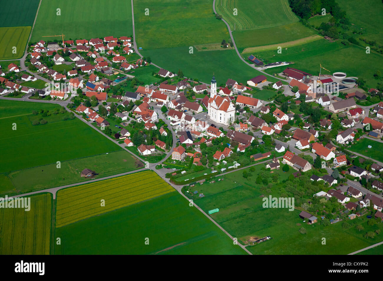 Vista aerea, città di Steinhausen con un pellegrinaggio alla Chiesa di Nostra Signora e la Chiesa Parrocchiale di San Pietro e Paolo Foto Stock