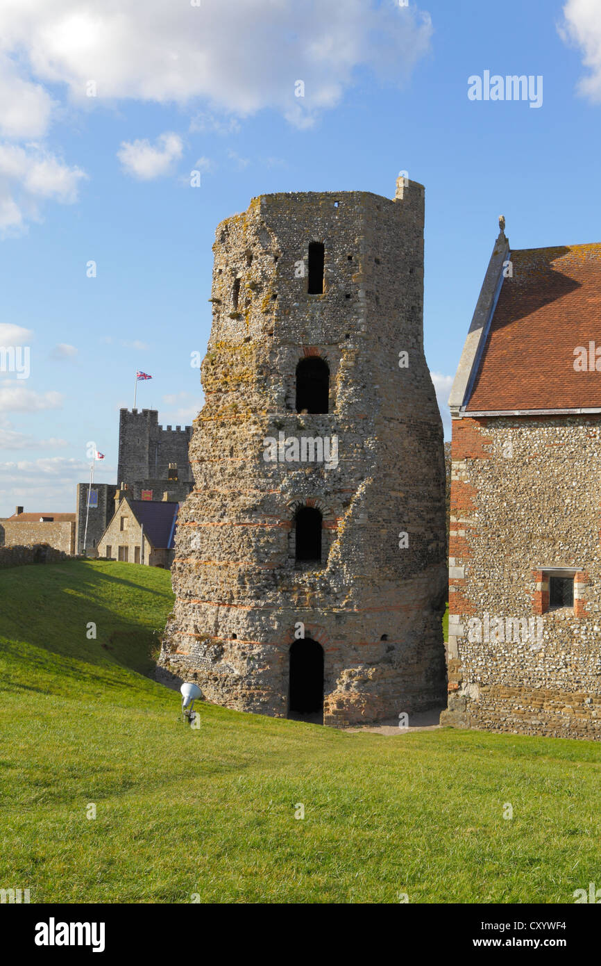 Romano faro Pharos il castello di Dover nel Kent GB UK Foto Stock