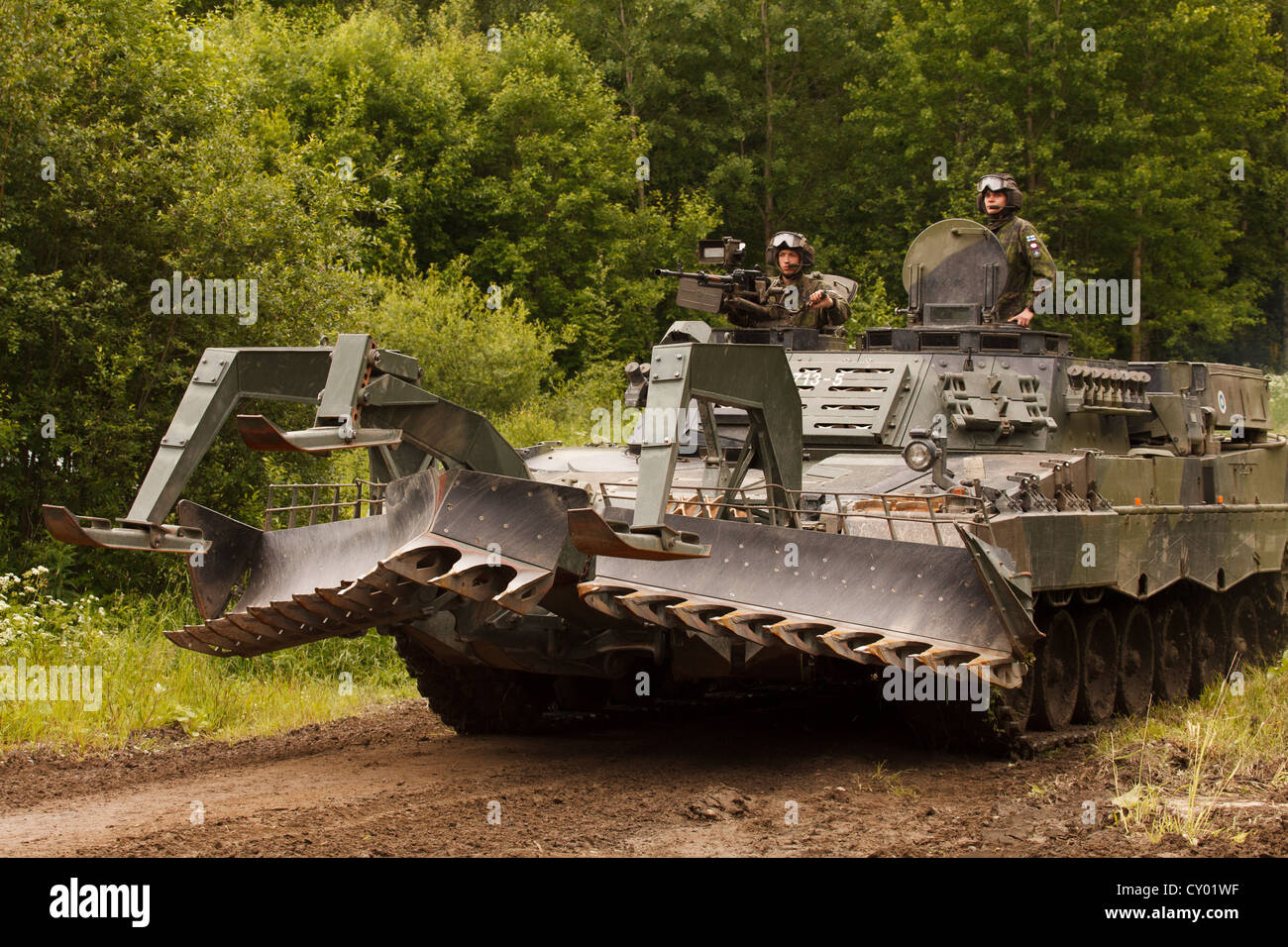 Leopard 2R lo sminamento serbatoio dell'esercito finlandese. Foto Stock