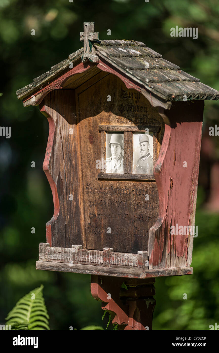 Tomba, storico Cimitero del Bosco 'stomping terra', cimitero militare, Innsbruck, in Tirolo, Austria, Europa Foto Stock