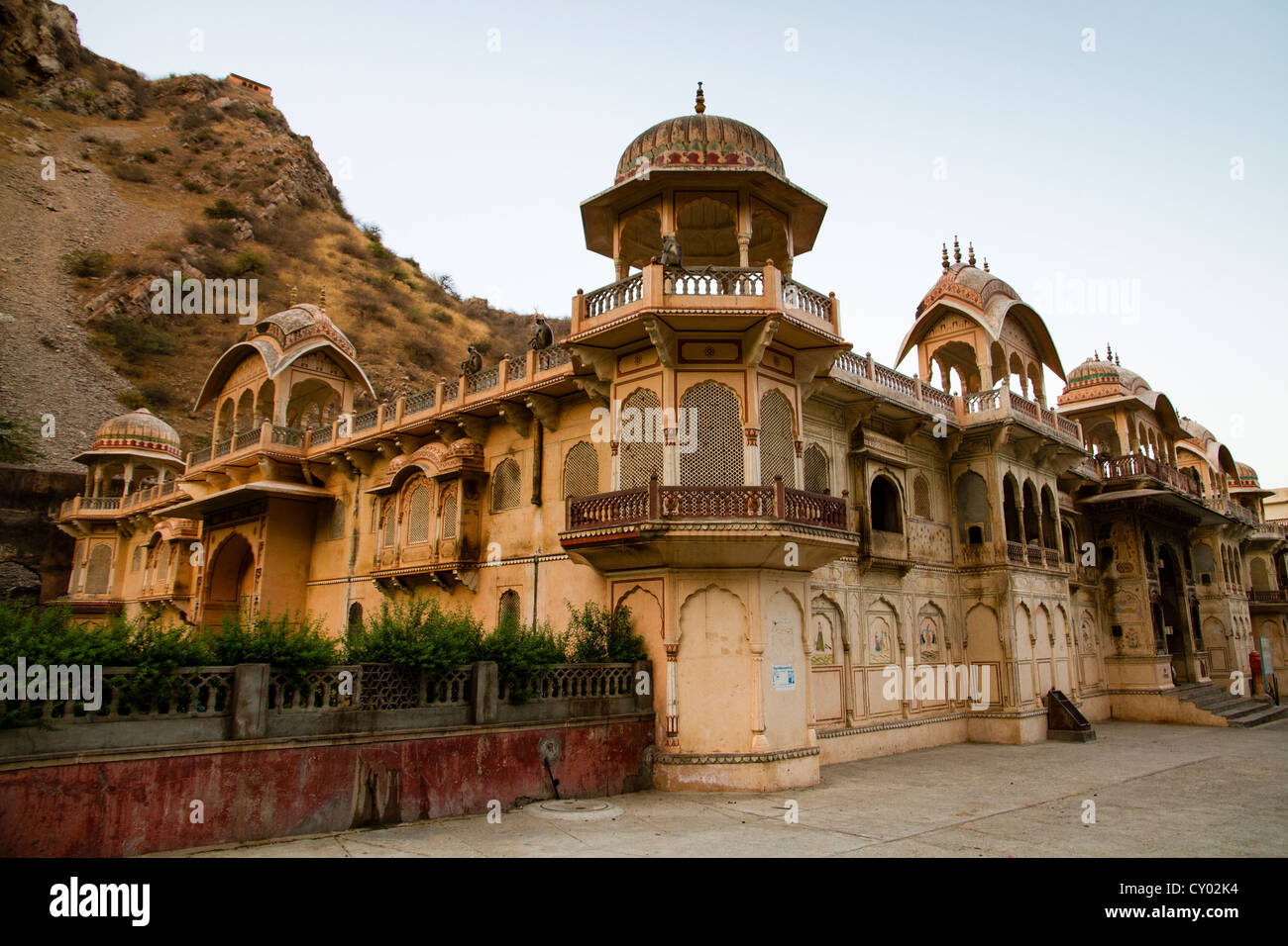 Galtaji, meglio noto come Galwar Bagh, il Tempio delle Scimmie, Jaipur, Rajasthan, India, Asia Foto Stock
