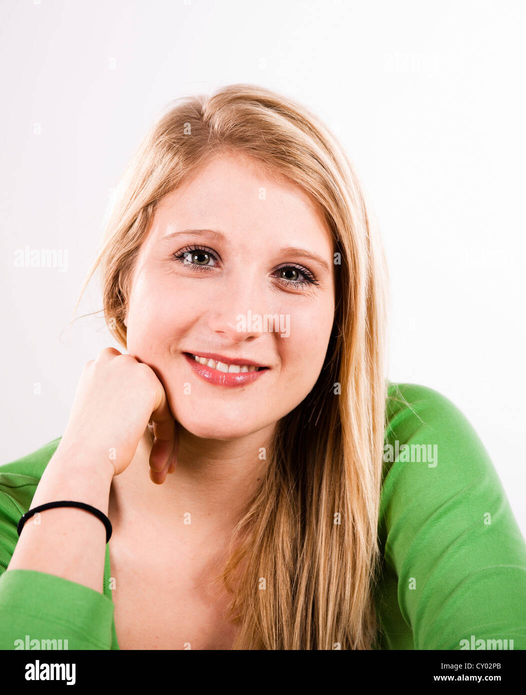 Sorridente giovane donna, ritratto Foto Stock