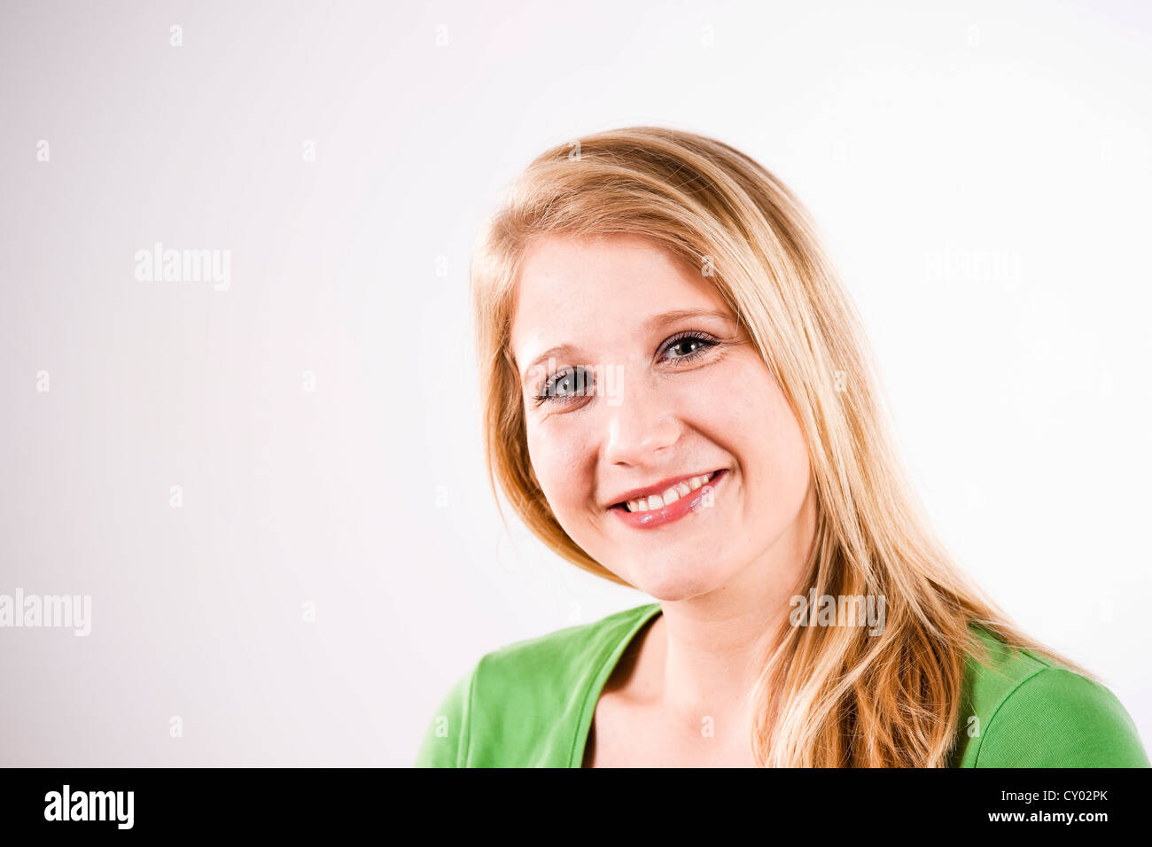 Sorridente giovane donna, ritratto Foto Stock