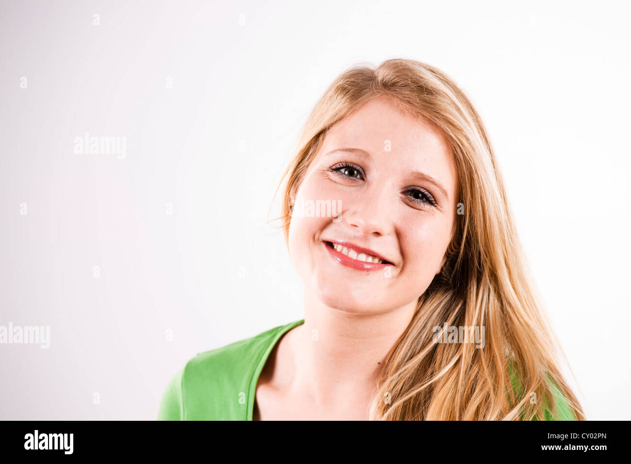 Sorridente giovane donna, ritratto Foto Stock
